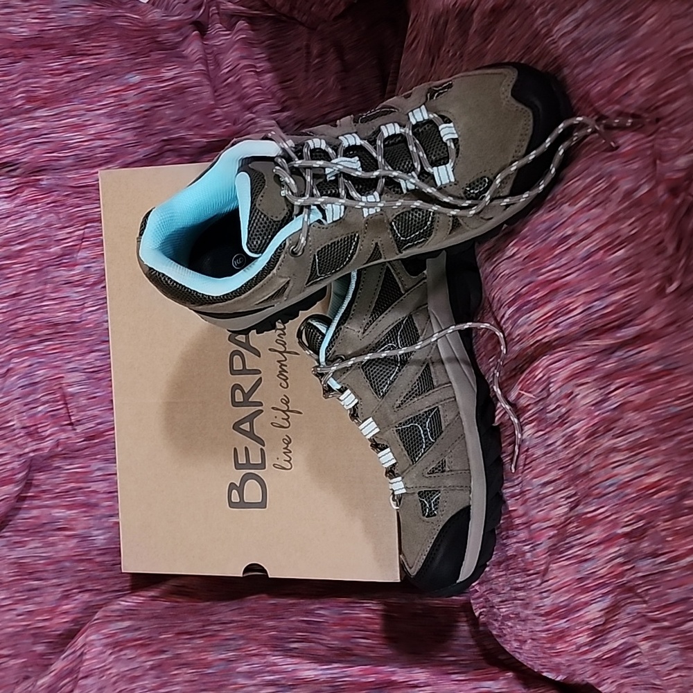 Bearpaw boots brown and blue size 9
